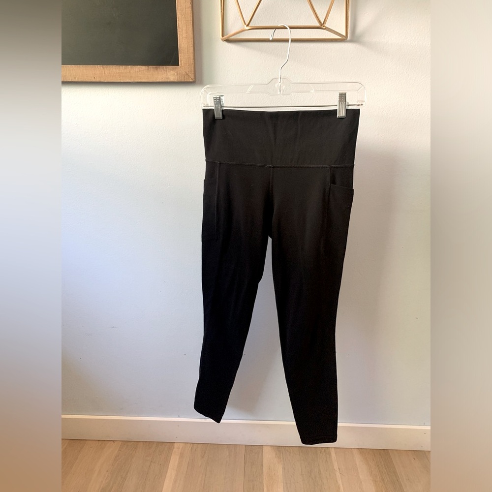Athleta Salutation Stash Pocket II 7/8 Tight